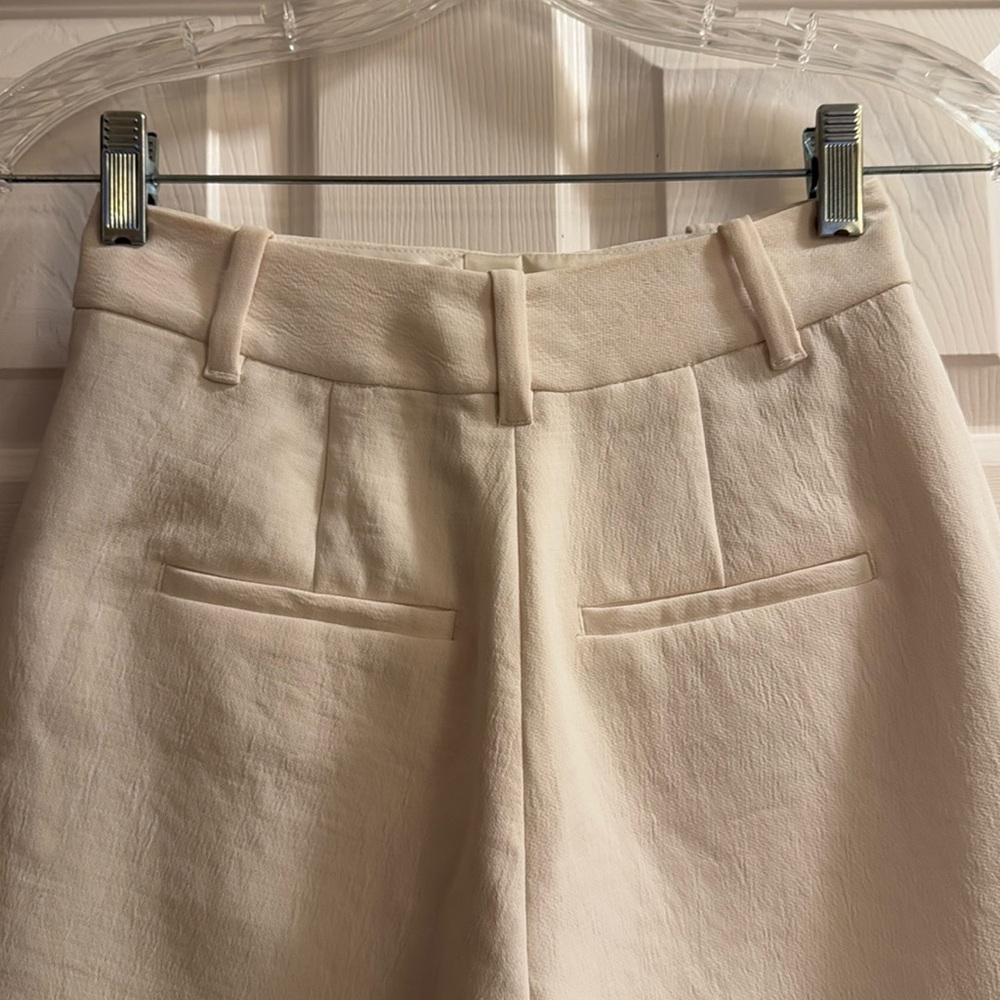 Aritzia Wilfred Light Birch Effortless 5in Shorts 0 - Picture 5 of 10
